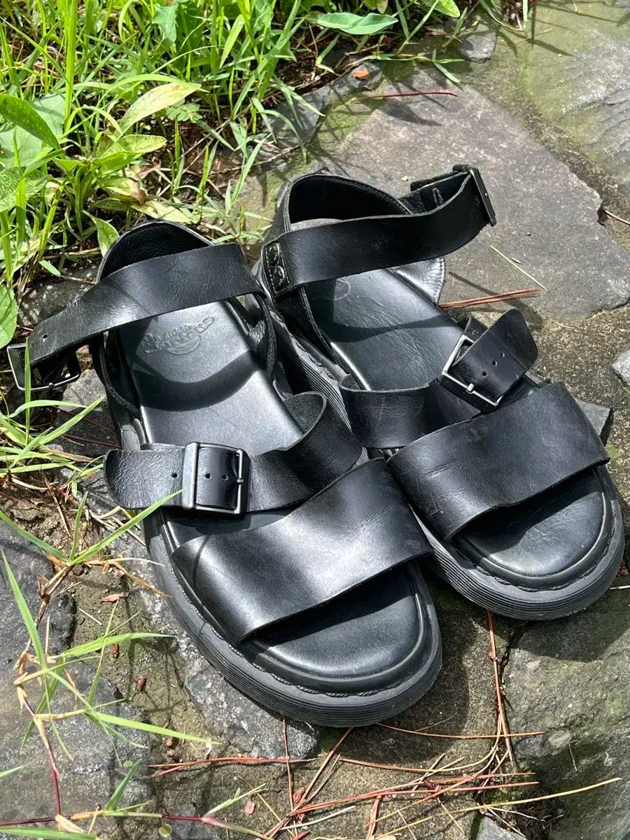 ドクターマーチン GRYPHON グリフォン サンダル エナメル UK4 23㎝ Dr