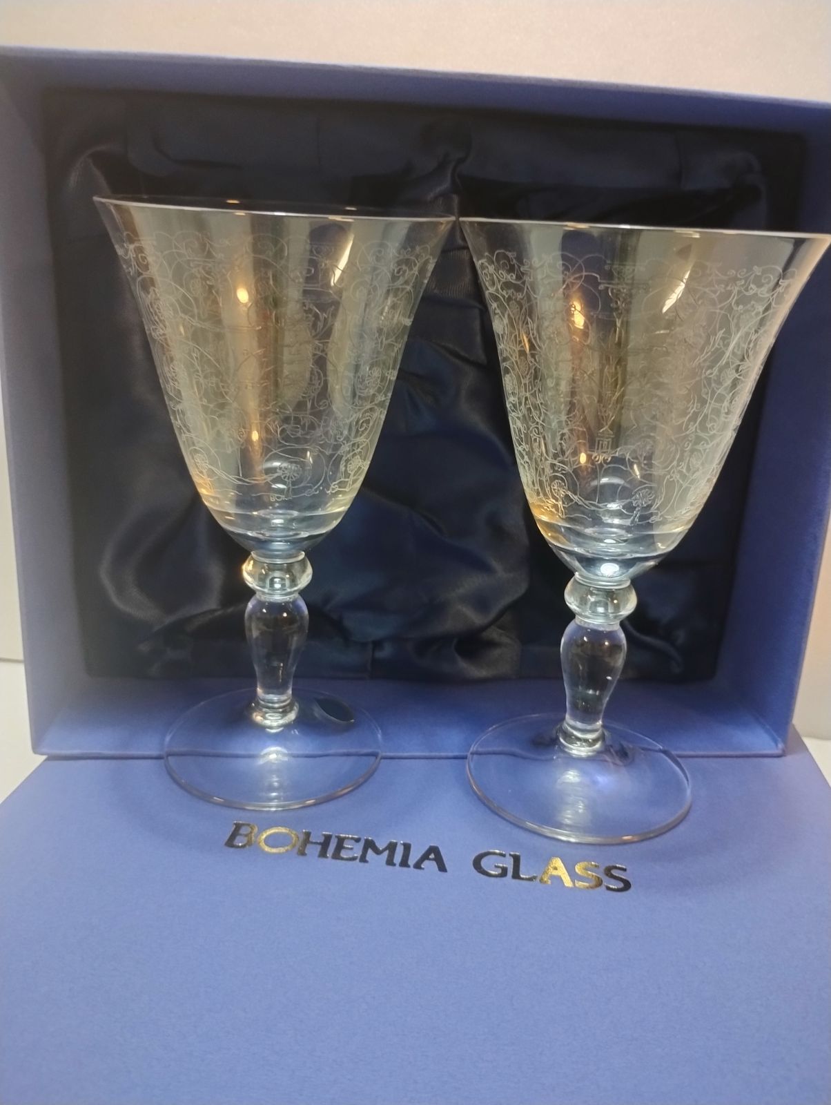 美品【箱入り】Bohemia Glass ボヘミアグラス ワイングラスペア