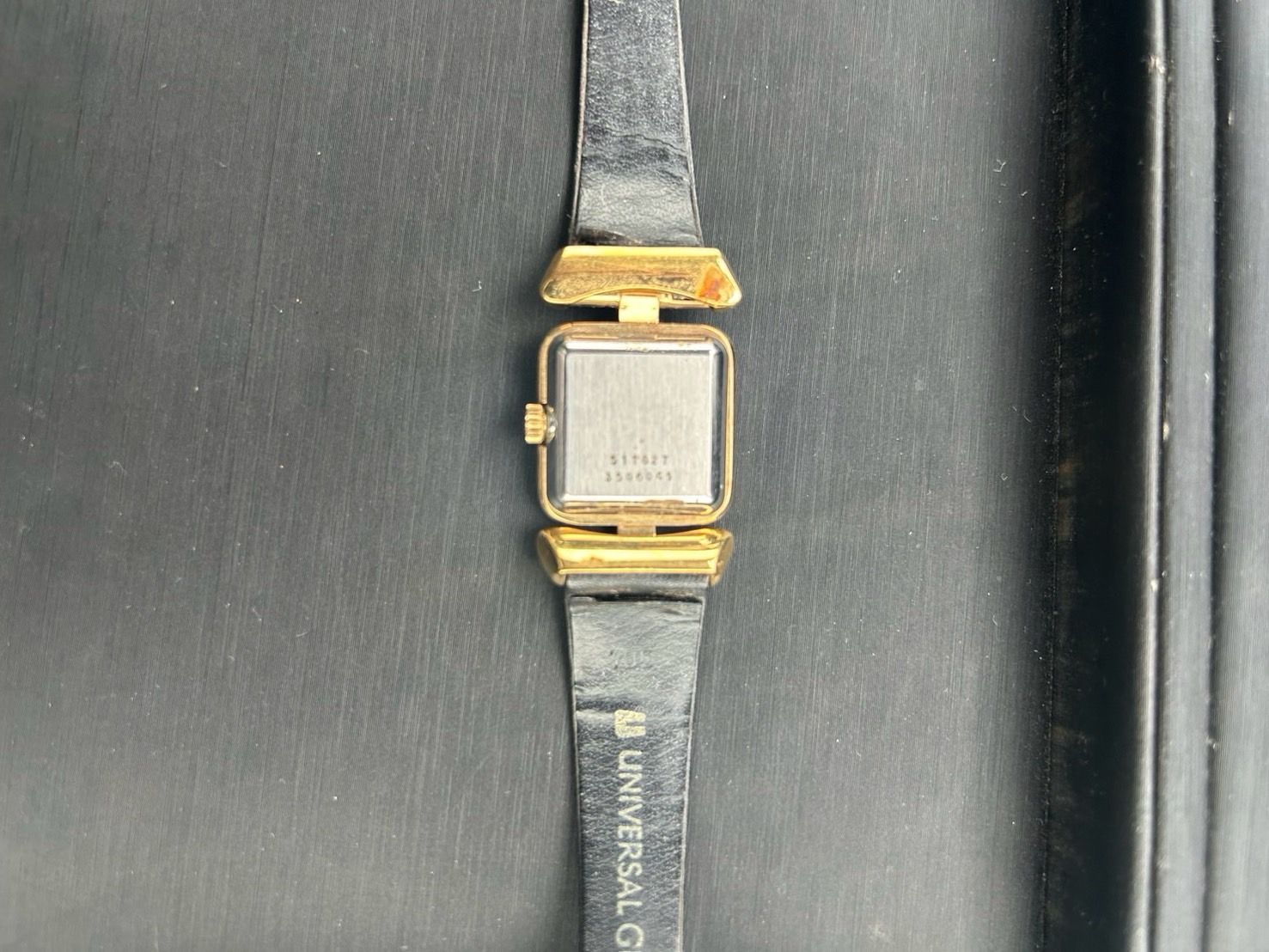 UNIVERSAL GENEVE - ヴィンテージ ユニバーサル・ジュネーブ 手
