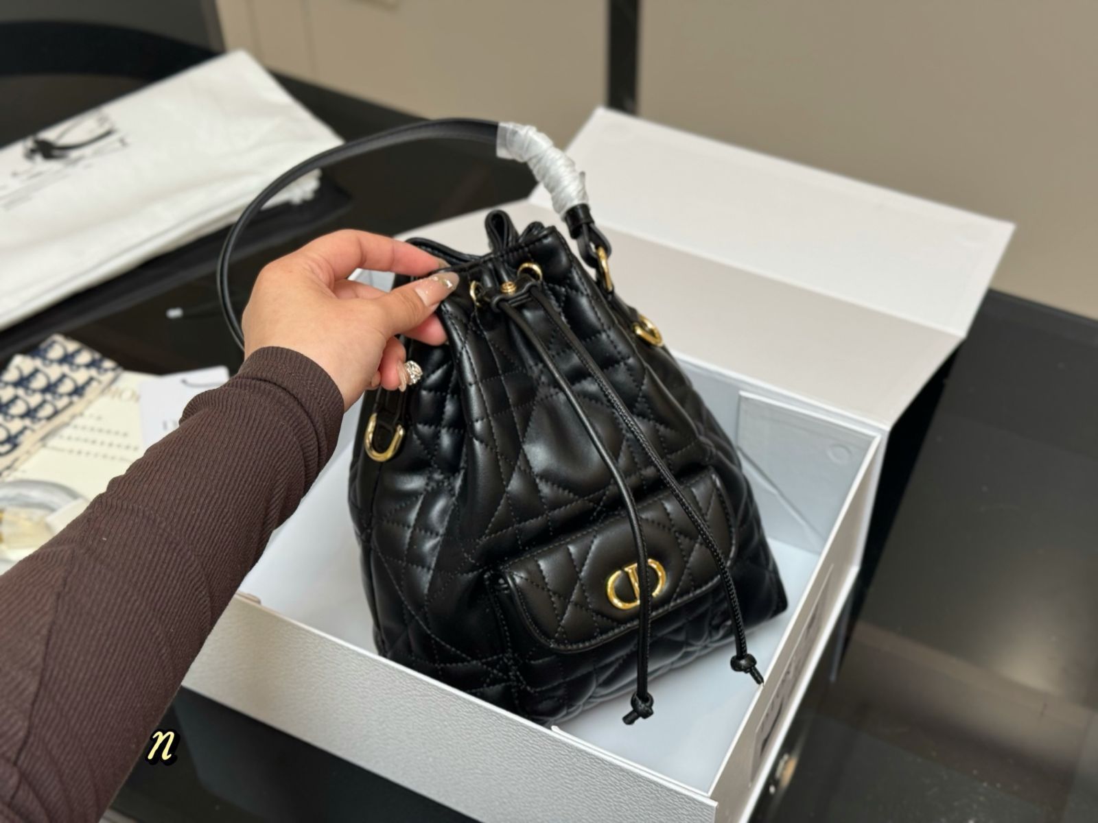 Dior Caro バケットバッグ スモール★2色・関税込み かわいいミニサイズ♪】Dior Caro Nanoバケットバッグ (Dior