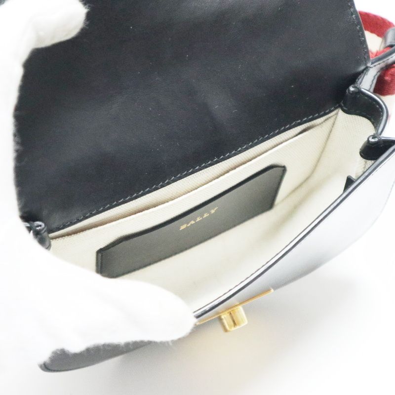 ボルドーxホワイト