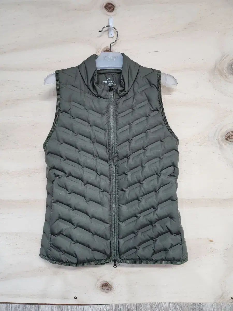 827 ナイキ エアロロフト グースダウン ダウンベスト