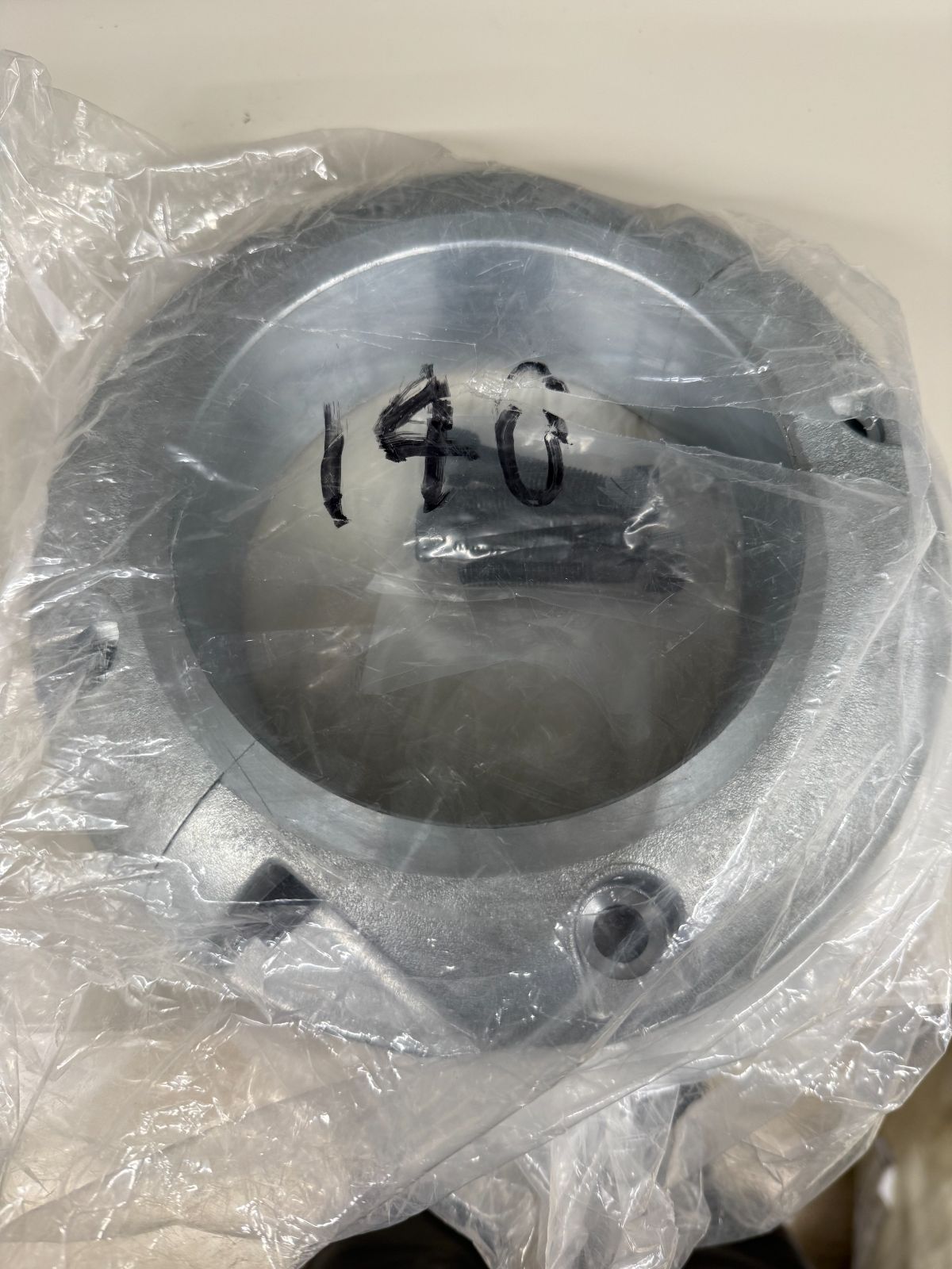 ﾌﾟﾛﾍﾟﾗ保護亜鉛 140φ 割型