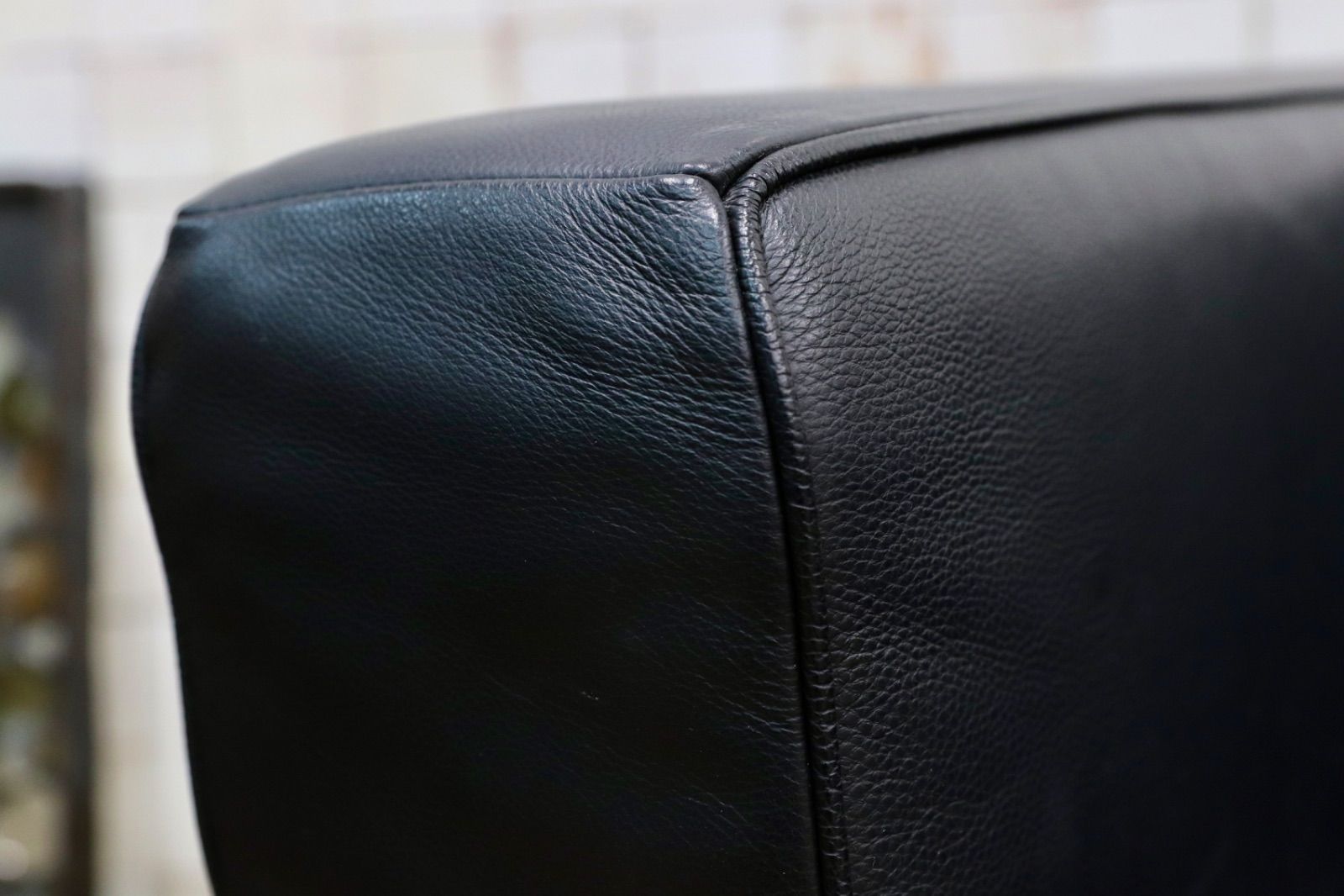 GMIK537 IDC大塚家具 LC2 グランコンフォート 2人掛けソファ ラブソファ ブラック 総本革 ル コルビジェ リプロダクト 定価約61.5万 NEXPOTALLINN_EU