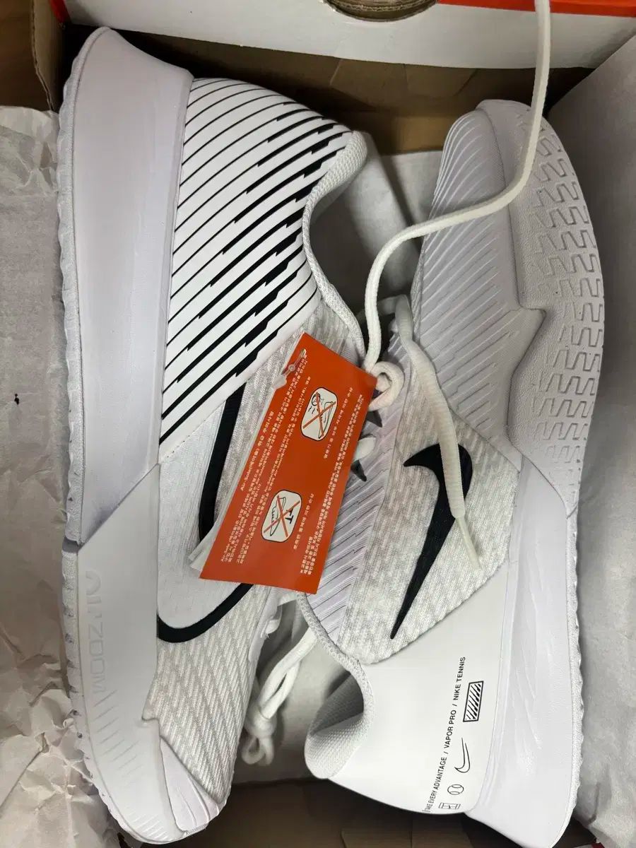 NIKE ナイキ テニスコート エア ズーム ヴェイパープロ 2 テニスシューズ 付属品完備