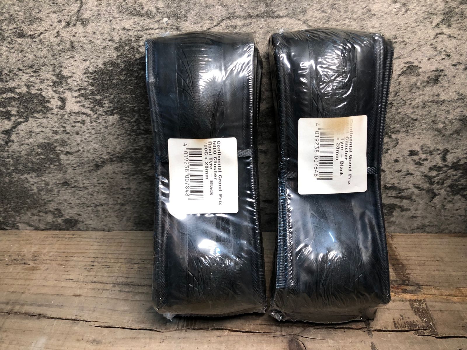 700x28C