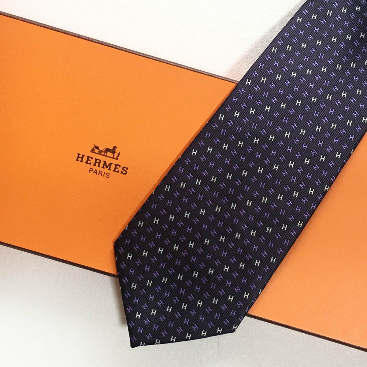美品 エルメス HERMES ネクタイ シルク100% フランス製 ディープ