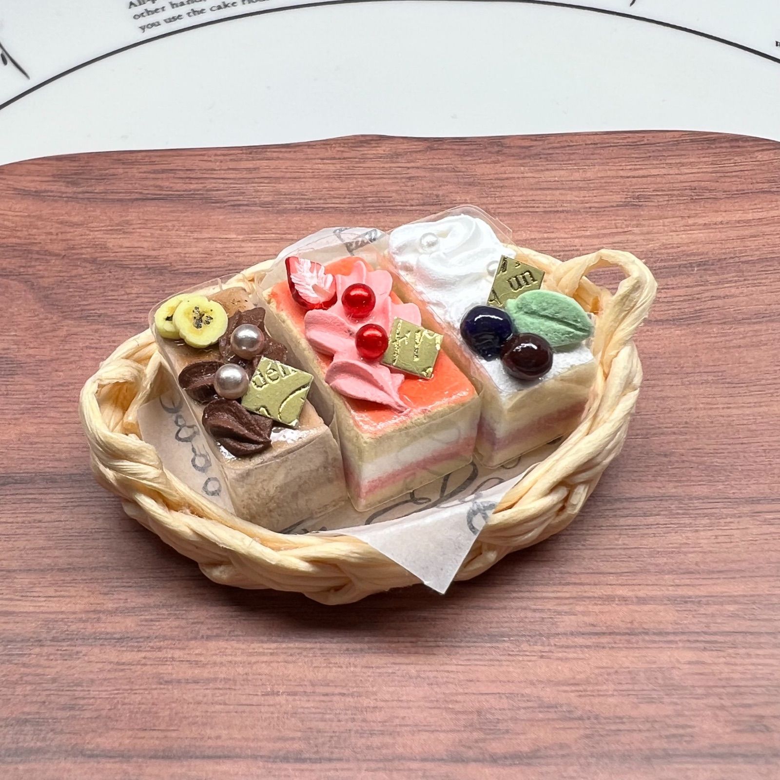 3種の長方形ケーキ♡ ミニチュアケーキ ミニチュアスイーツ ハンドメイド かえたん's shop メルカリ