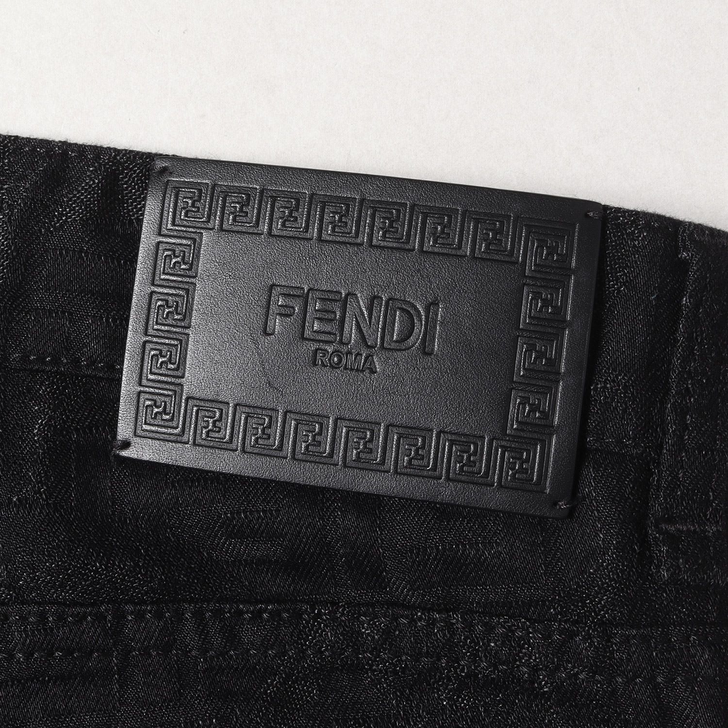 美品 FENDI フェンディ パンツ サイズ:33 VERSACE ヴェルサーチ ズッカ柄 総柄 デニム パンツ FLP201 AKCW  FENDACE フェンダーチェ ブラック 黒 イタリア製 ボトムス ジーンズ ジーパン【メンズ】