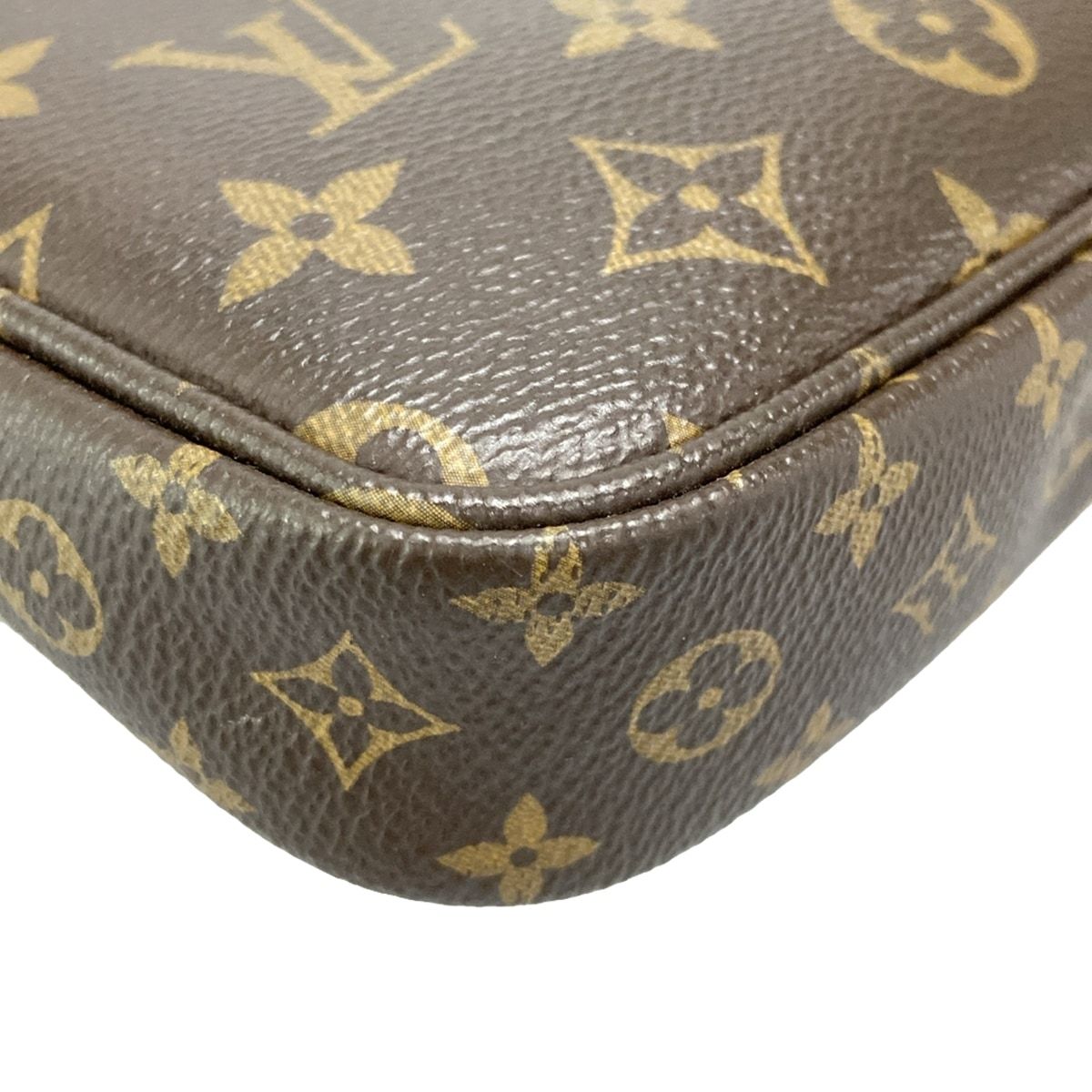 LOUIS VUITTON(ルイヴィトン) ショルダーバッグ モノグラム ミュルティポシェットアクセソワール M44813 カーキ レザー