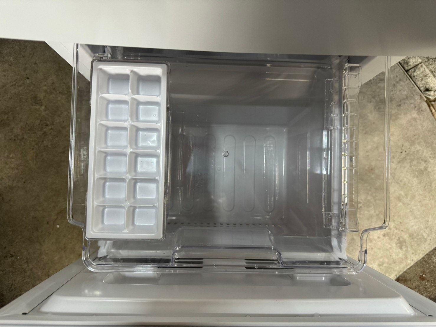 高年式 美品】大阪送料無料☆3か月保障付き☆冷蔵庫☆2023年☆シャープ  