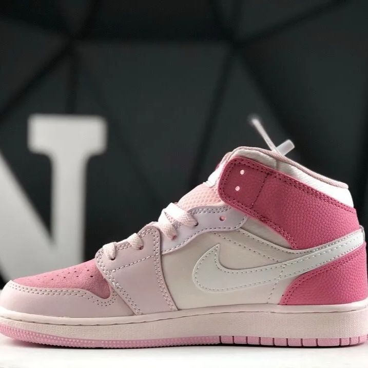 Nike WMNS Air Jordan 1 Mid Digital 