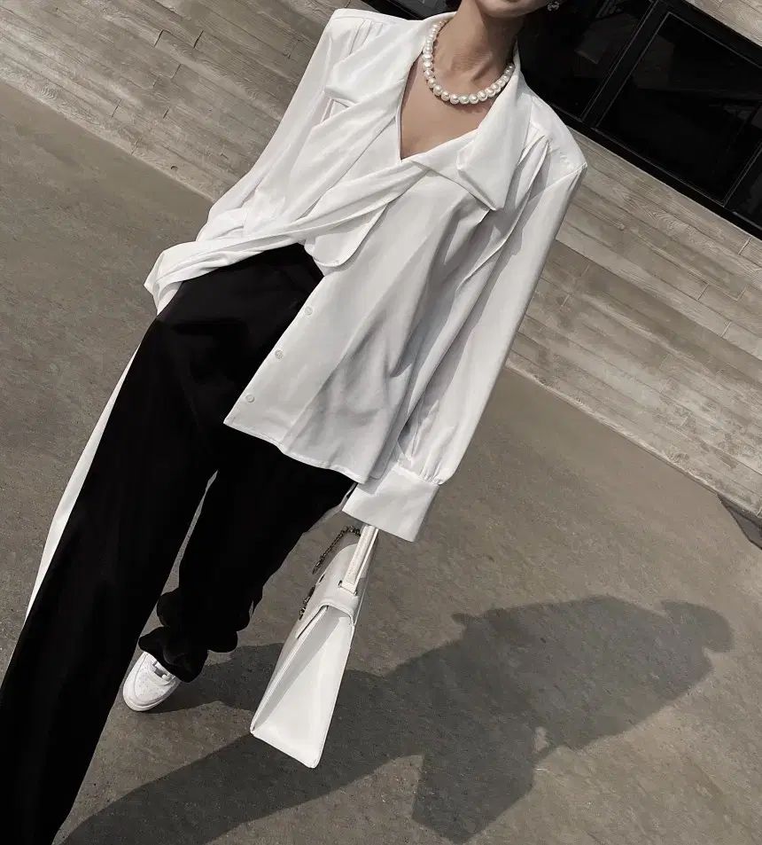 タイ ブラウス シルク シャツ オフィス ゲストルック