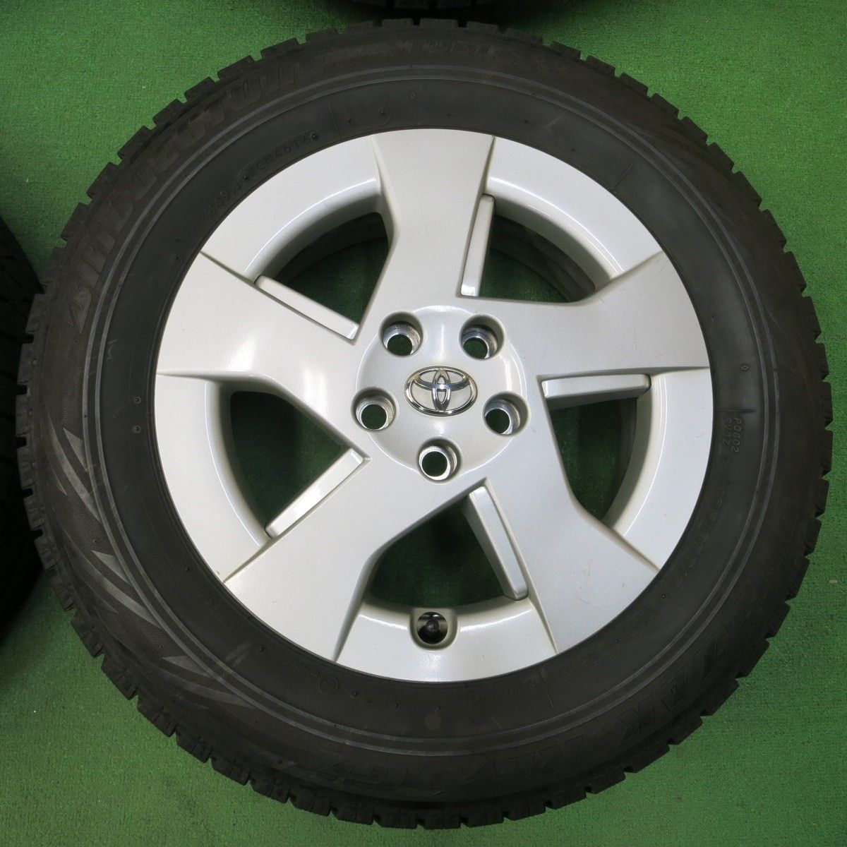 送料無料* キレイ☆トヨタ 30系 プリウス 純正 195/65R15 送料無料* キレイ☆トヨタ 30系 プリウス 純正 195/65R15