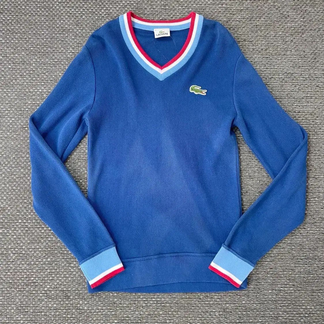 LACOSTE(ラコステ) 青 サムスン Vネック コットン ニット セーター 95