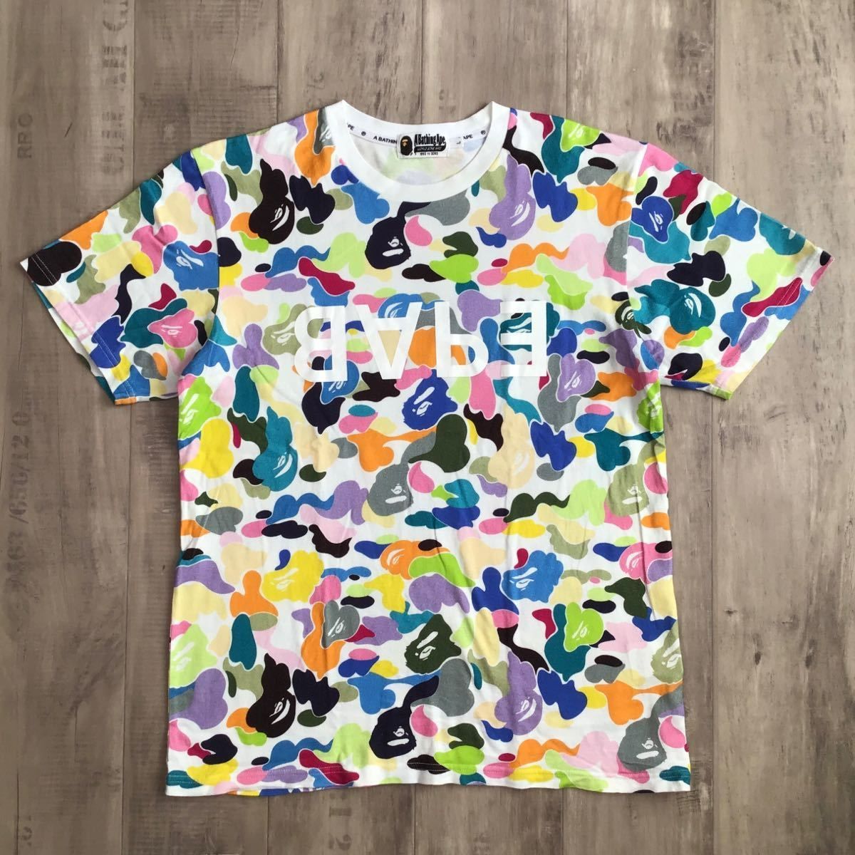 【AAPE by A BATHING APE】マルチ カモ プリント ロゴ Tシャツ♪ AAPE by A BATHING APE】マルチ カモ プリント ロゴ Tシャツ♪