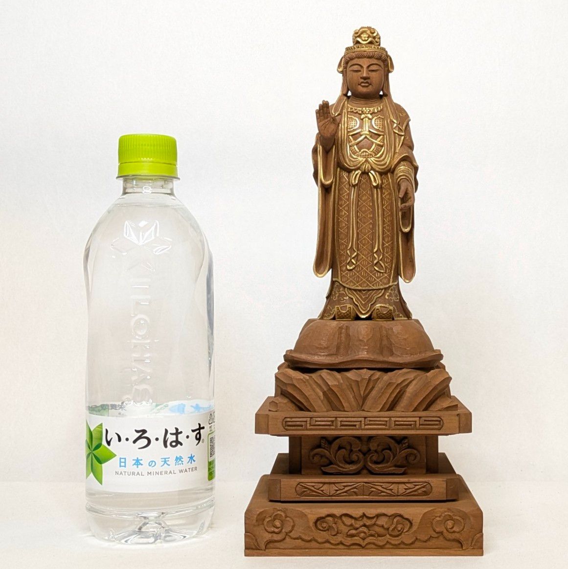 帝釈天 金泥 上彫 紅檀 総高さ約27.5㎝ 仏像 インドラ 天主帝釈 - メルカリ