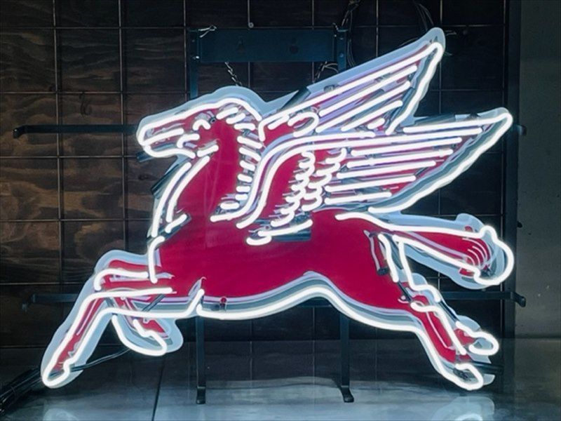 モビール Mobil ペガサス ネオン 看板 オイル ブリキ シェビー 店舗装飾 モビール Mobil ペガサス ネオン 看板 オイル ブリキ シェビー