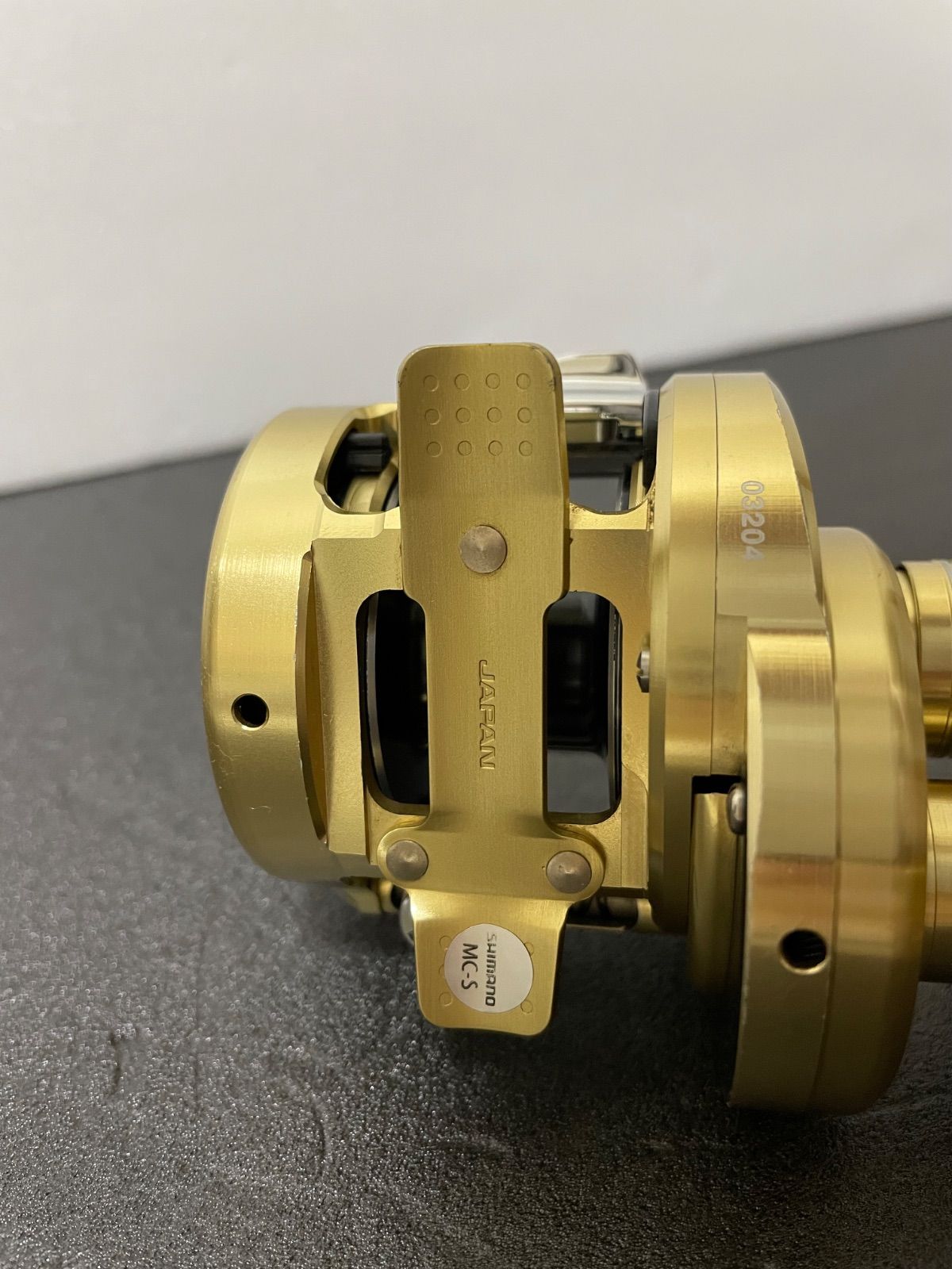 シマノ 12 カルカッタ 200 SHIMANO カルカッタ200 リール SHIMANO