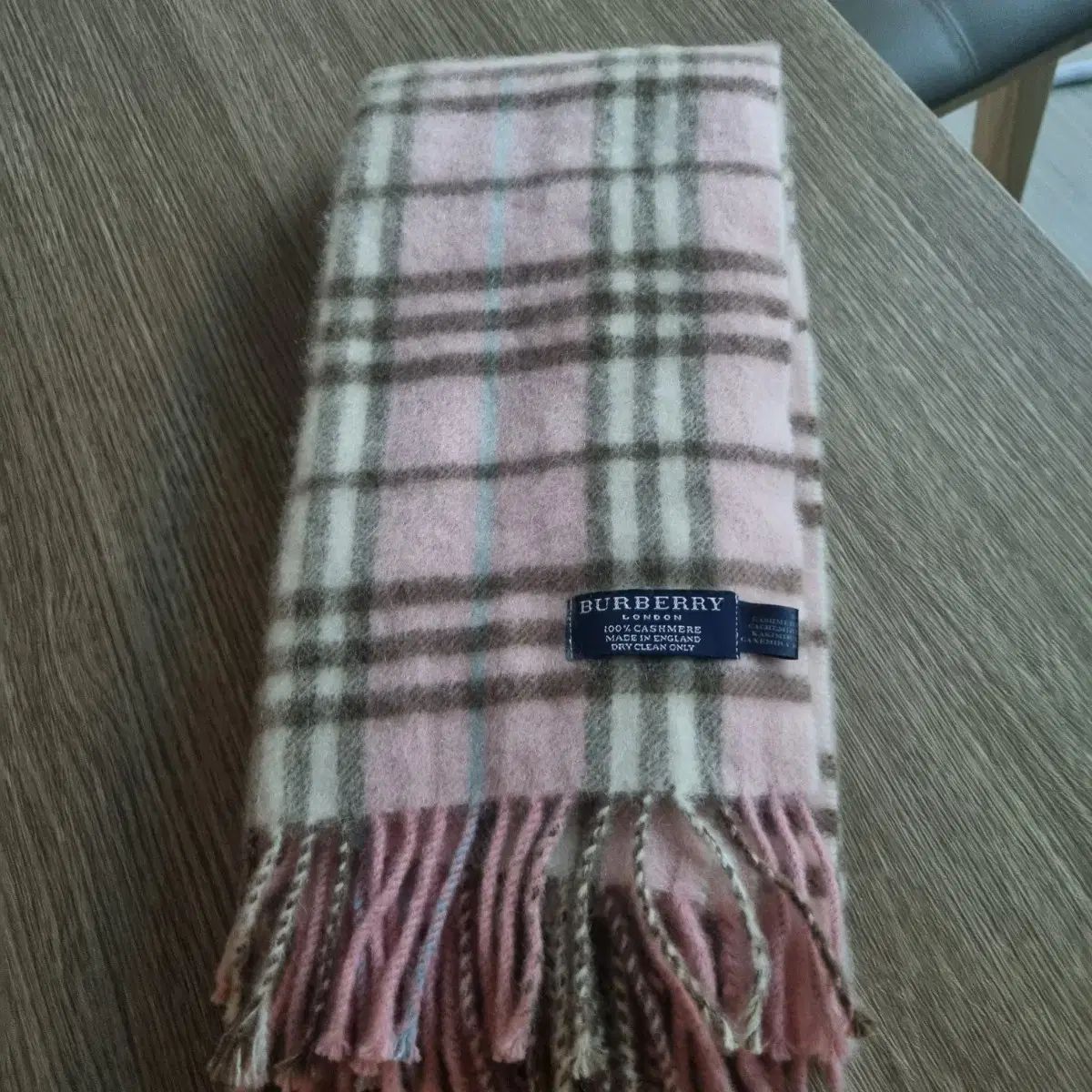 バーバリーロンドン マフラー ピンク系 カシミヤ100% BURBERRY LONDON】 100%カシミヤ マフラー ピンク系 BURBERRY