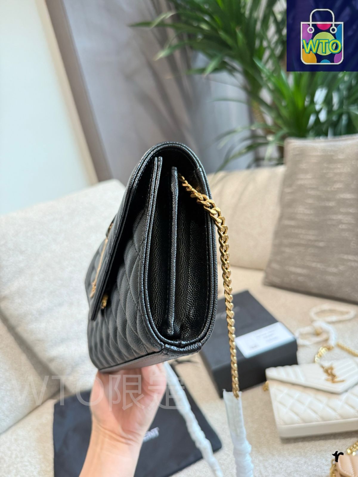 新品未使用SAINT LAURENTミニエンベロープバッグ　定価253,000円 今日特価】YSL Saint Laurent New Envelope Bag Small Grain