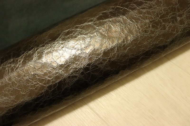 ブロンズ系 111ds クロム革 牛革 イタリア レザー クラッキング加工 はぎれ 一枚革 レザークラフト 革 皮 本革 diy 生地 材料