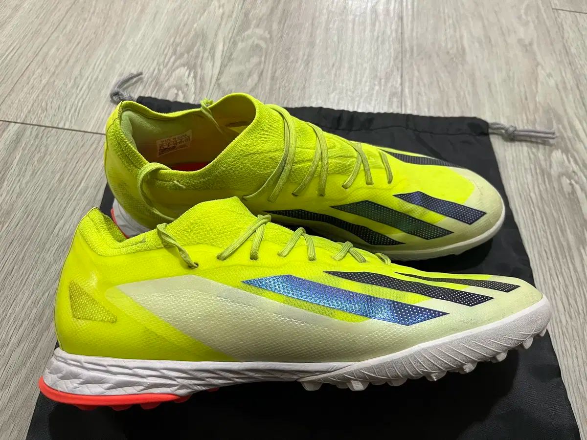 サッカーシューズ 265