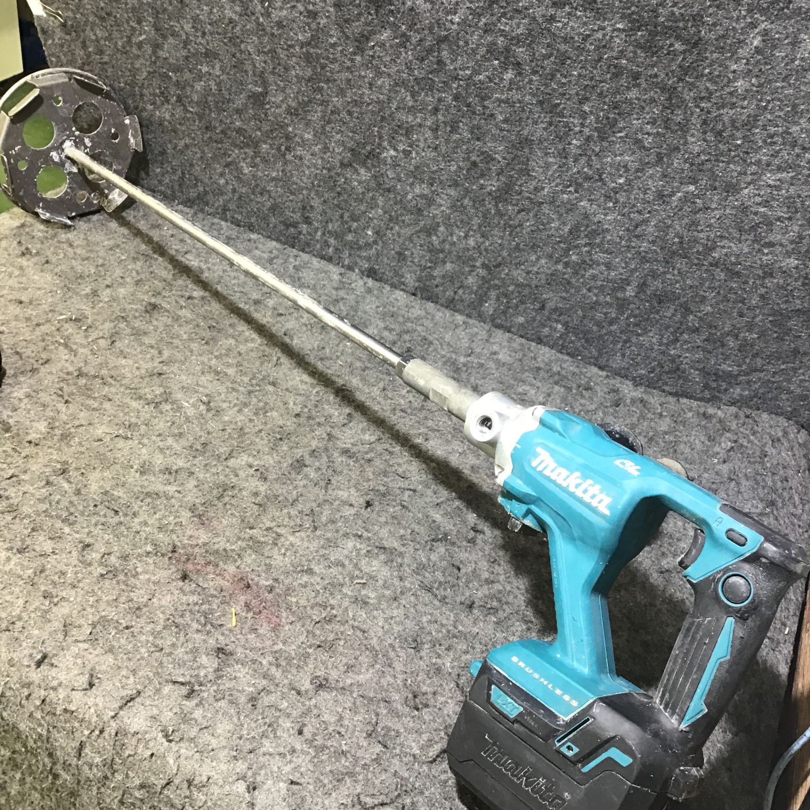 中古品】マキタ(makita) コードレスかくはん機 UT130DZ【桶川店  