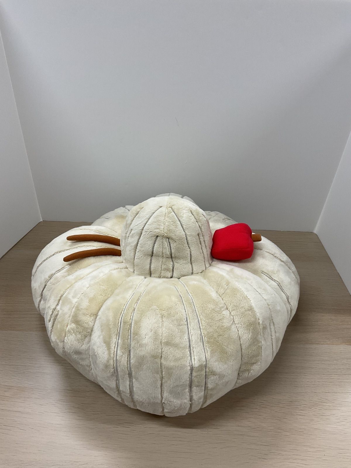 ジブリパーク 千と千尋の神隠し 湯婆婆のクッション たかしのお花畑