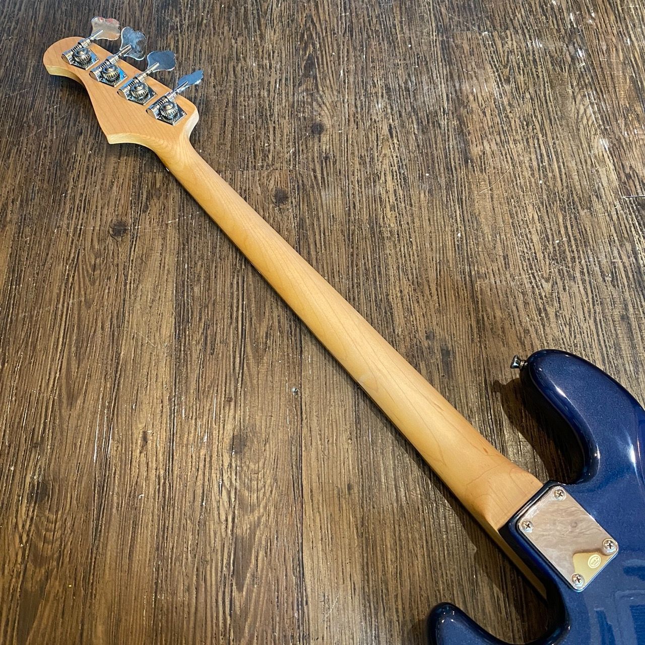 Bacchus Brian GRAY GIRO MODEL グレイ ジャズベース Bacchus Brian GRAY GIRO MODEL グレイ ジャズベース Brian by