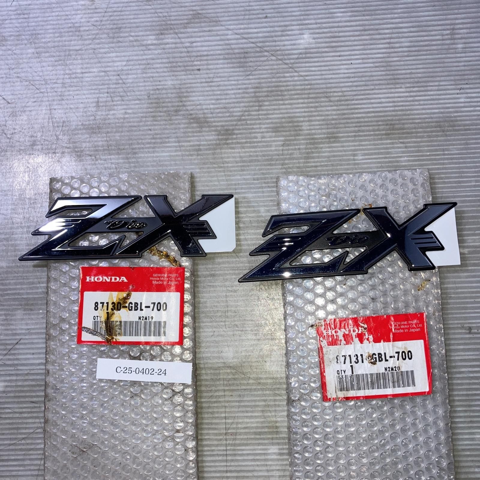 HONDA ディオ50 ZX AF35 ボディーカバー エンブレム Dio ホンダ