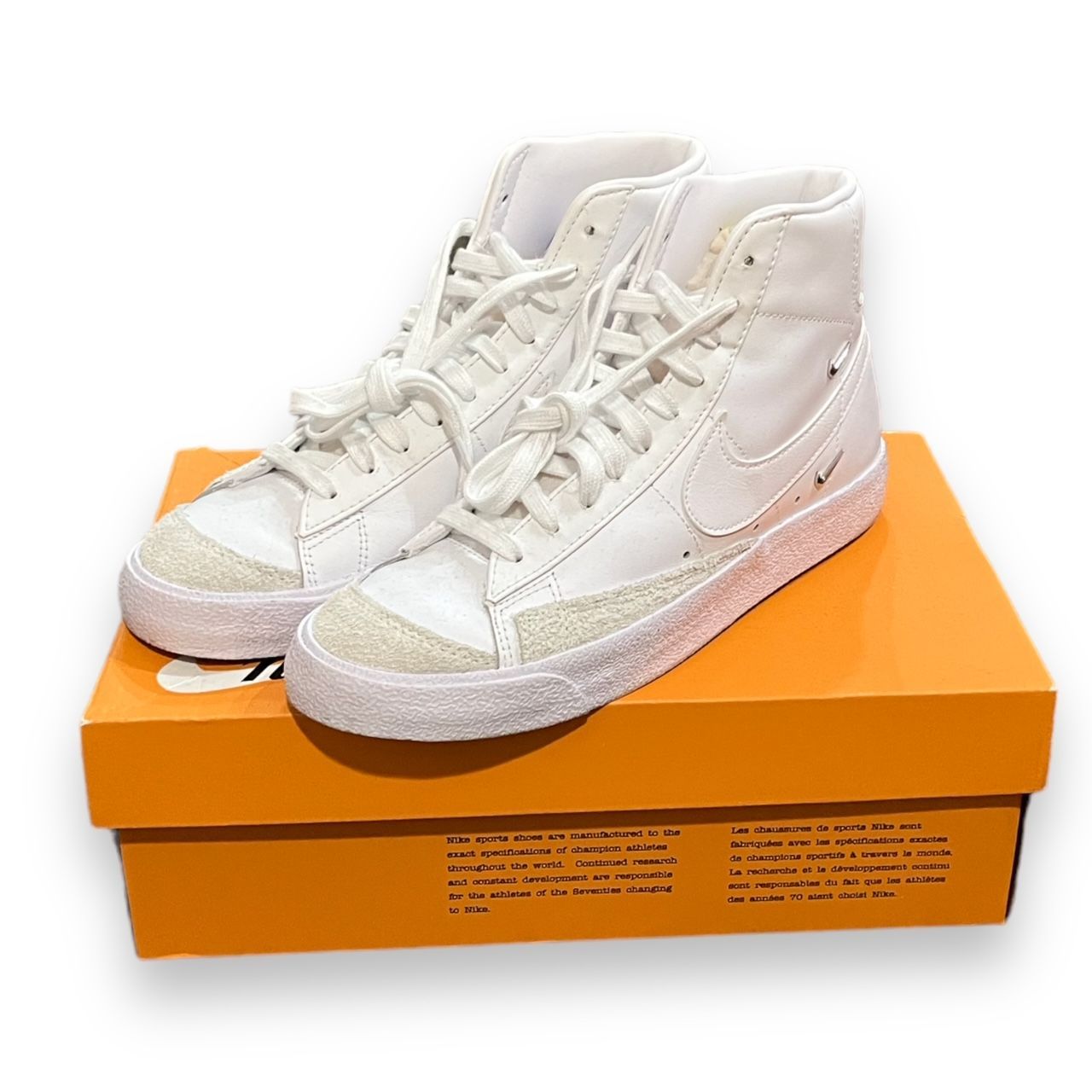 美品☆NIKE☆WMNS BLAZER MID '77 SEシルバースウィッシュ