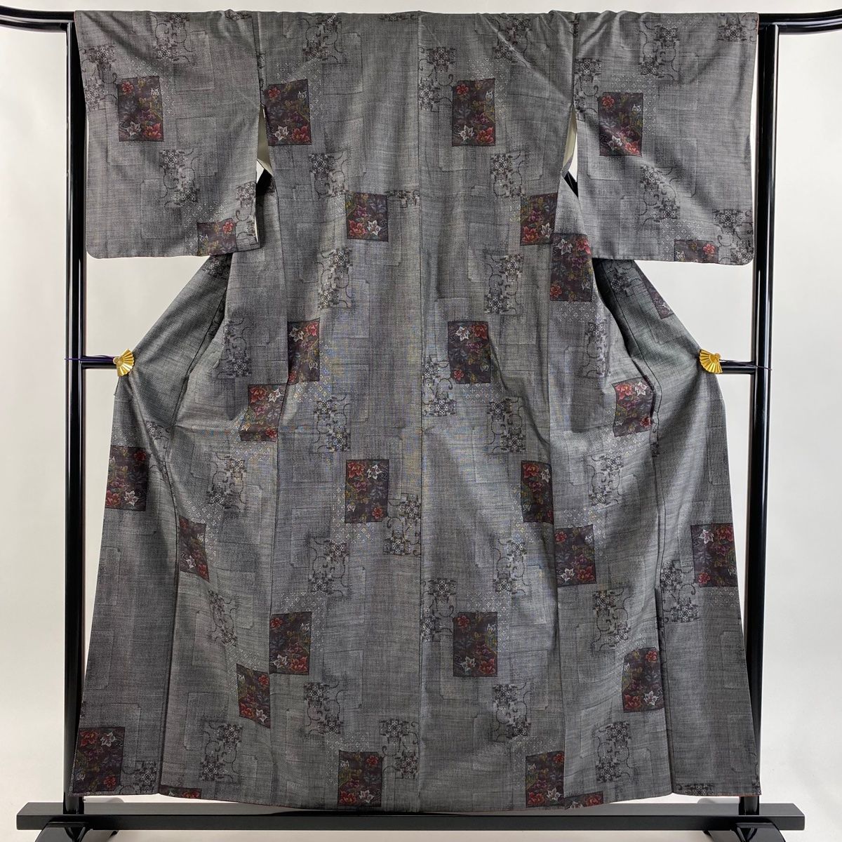 大島紬 身丈157cm 裄丈64.5cm M 袷 証紙 色紙 花唐草 黒灰 正絹 秀品