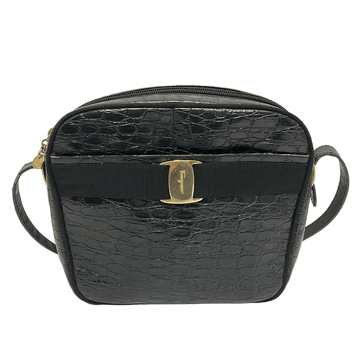 FERRAGAMO|SalvatoreFerragamo サルバトーレフェラガモ ショルダーバッグ ヴァラ 黒 型押し加工 レザー