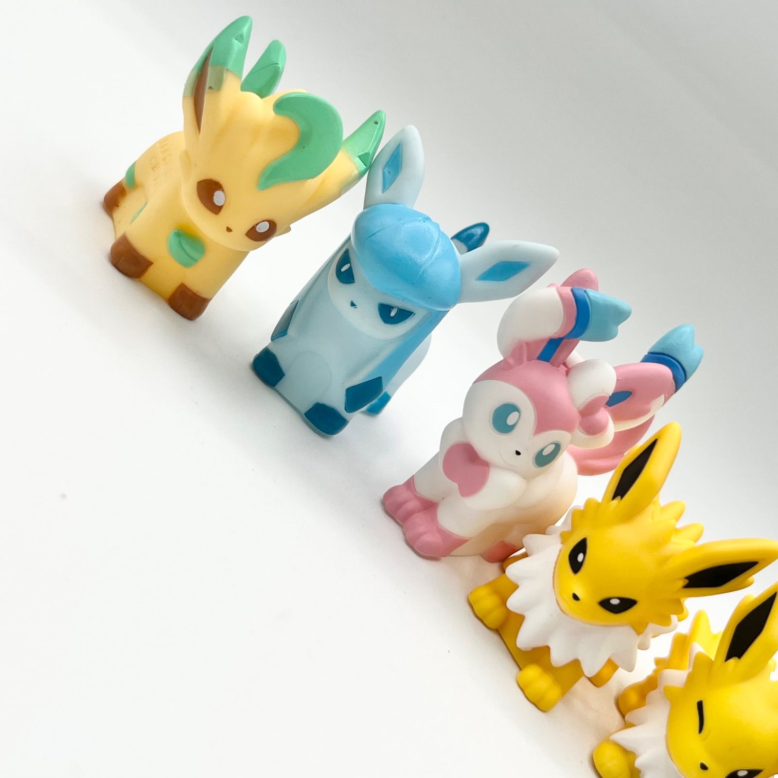 ポケモンキッズ　イーブイ進化特集　33種36個 イーブイ好き必見！ イーブイと進化形が勢ぞろいのグッズ「Eievui