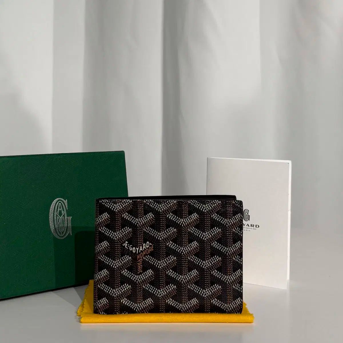 Goyard(ゴヤール) ゴヤール ヴィクトワール 二つ折り財布 ブラック
