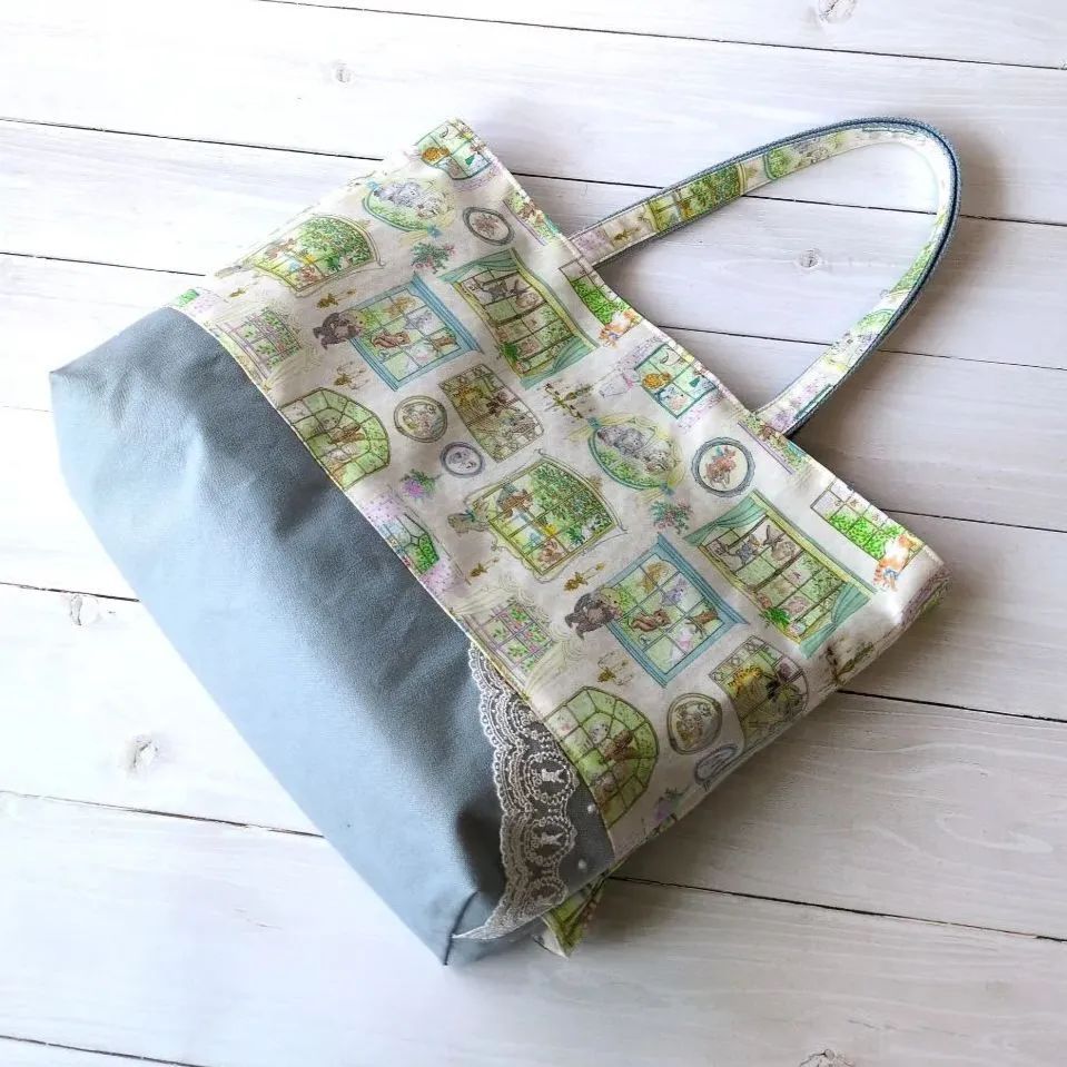 ユキエモン☆フリル付きお散歩トートバッグ（大きめ・ムービースタジオ  