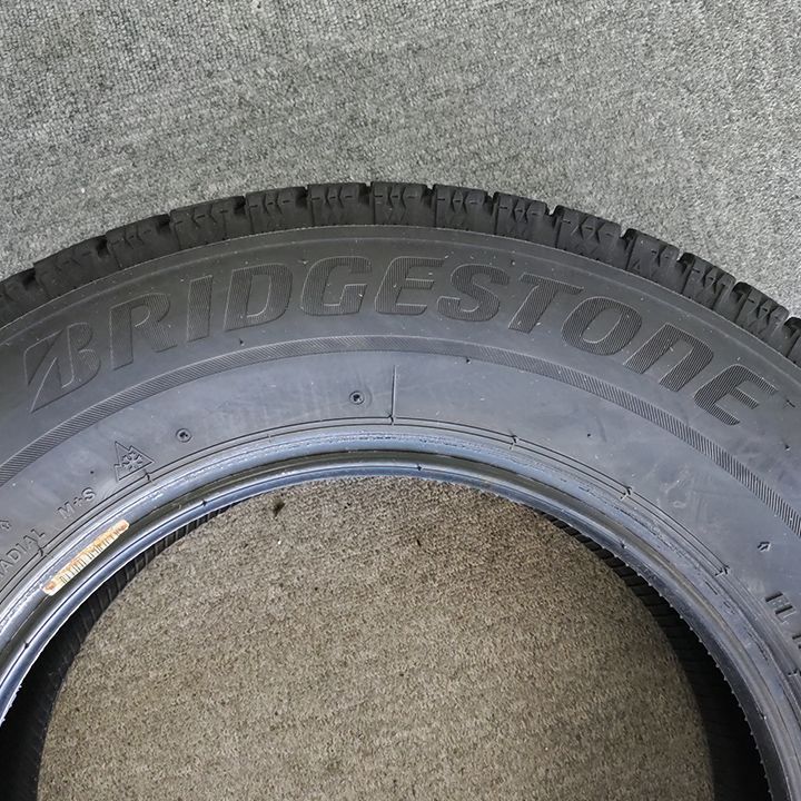 0 T 25094 _スタッドレスタイヤ ブリヂストン BLIZZAK VRX 2 175 70 R 14 4本セット