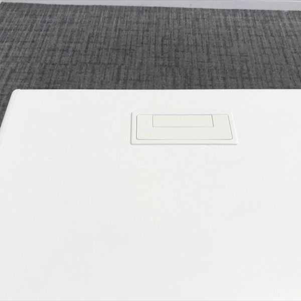 プラス ホワイト