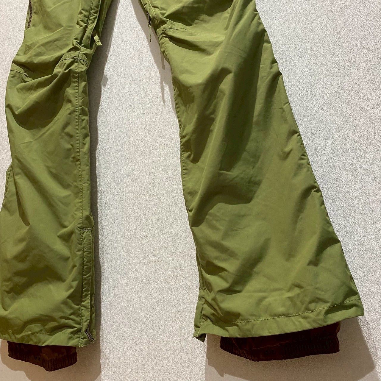 刺繍 ブランドロゴ