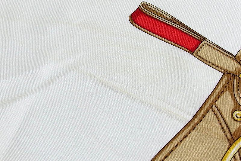 GUCCI グッチ　シルクスカーフ　馬具鞍　イタリア GUCCI グッチ シルクスカーフ 馬具鞍 イタリア