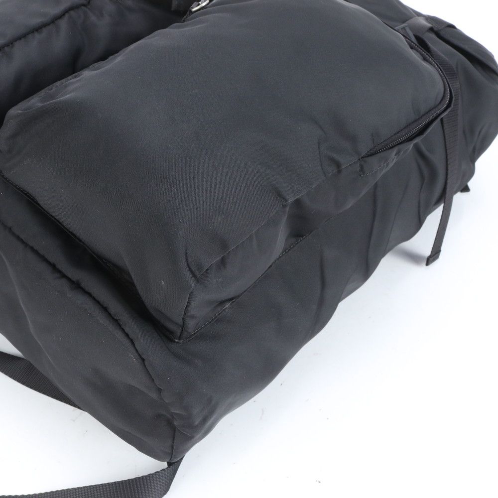 b49【極美品】プラダ　ナイロン　レザー　三角ロゴ　カーキ　A4可　リュック. b49【極美品】プラダ ナイロン レザー 三角ロゴ カーキ A4可