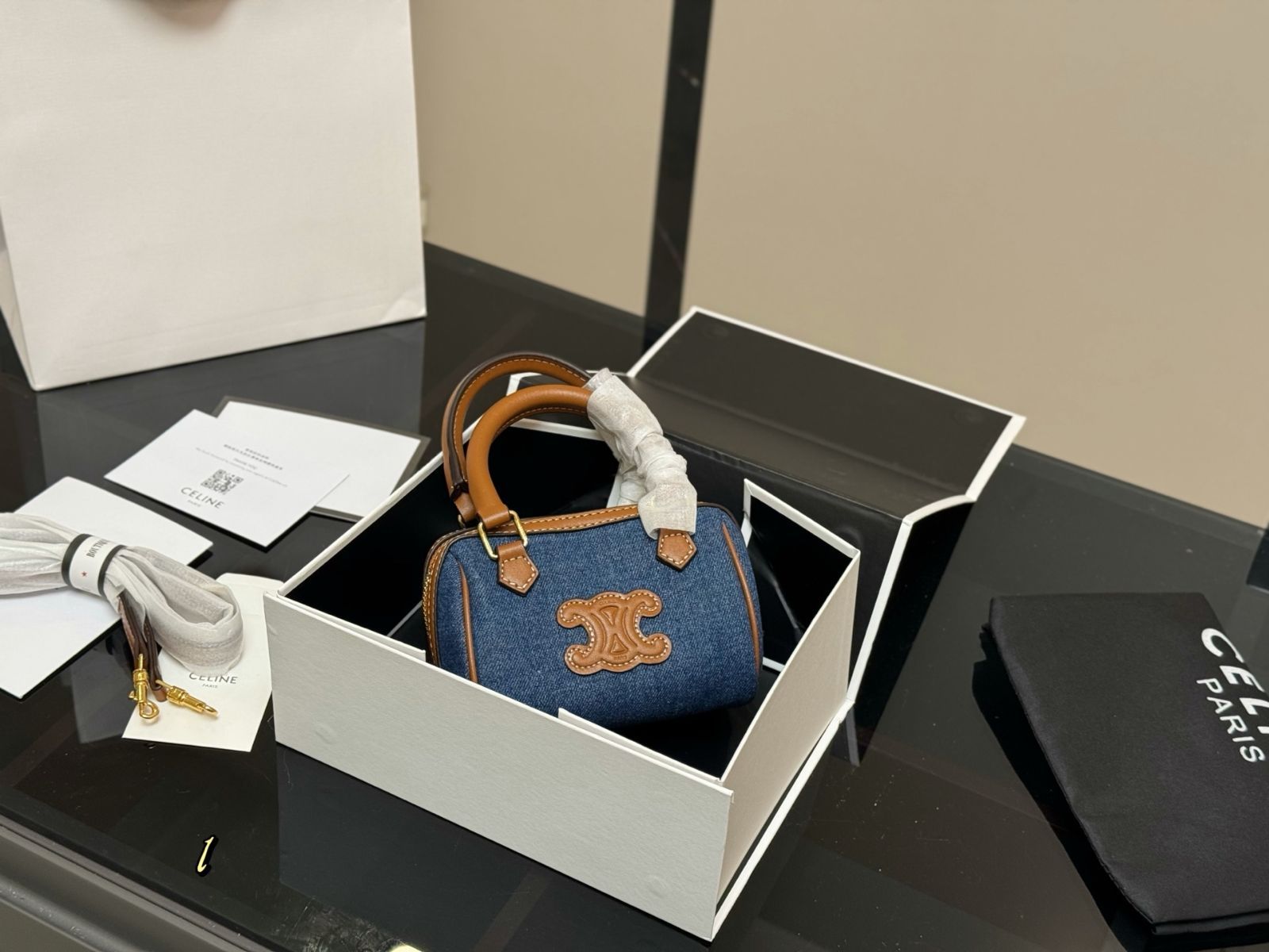 今日特価】Celine Pillow Bag セリーヌ ピロー バッグ - メルカリ