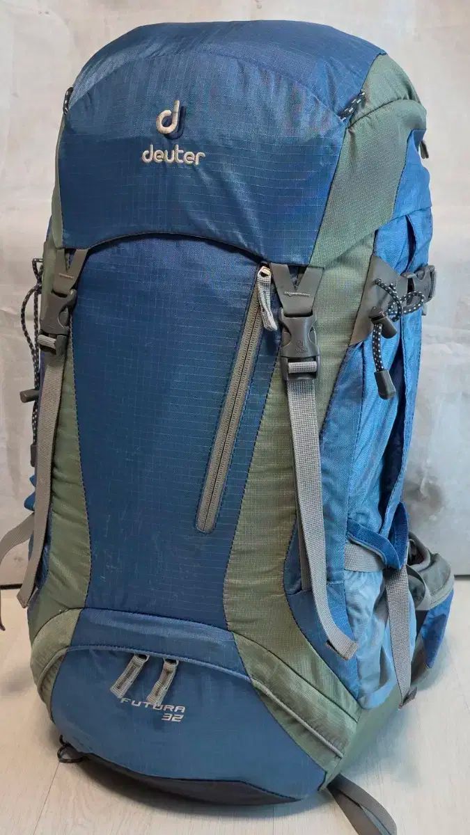 deuter₍ドイター deuter フーツラ FUTURA 32 登山リュック 旅行キャンプ用バックパック