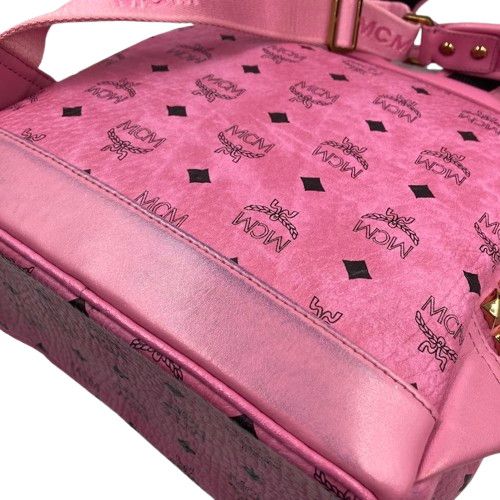 MCM ロゴリュック スタッズ ピンク 正規品 MCM エムシーエム ピンク ロゴリュック スタッズ - メルカリ