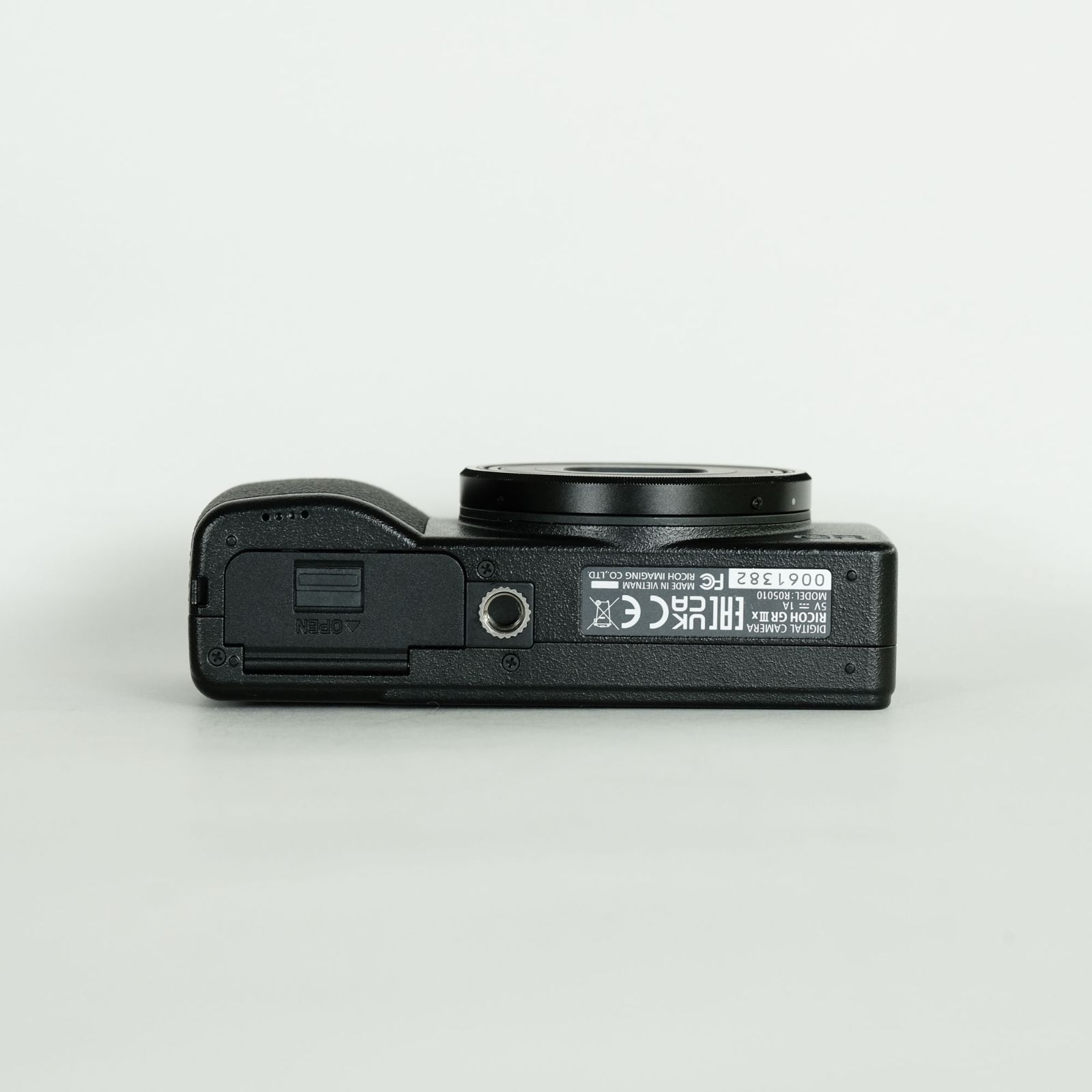 シャッター数548回｜バッテリー2個、チャージャー付] RICOH GR IIIx