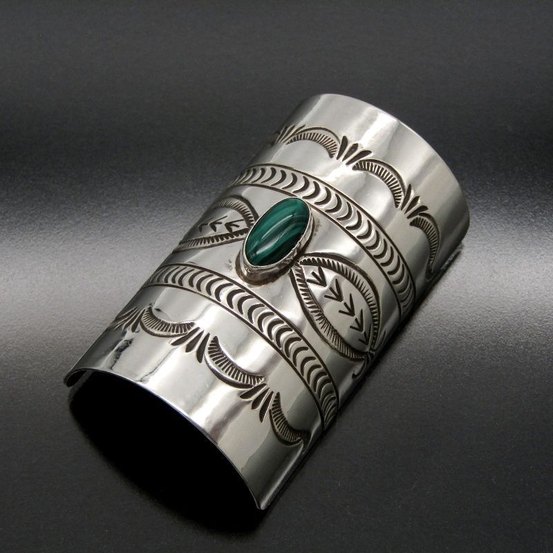 Navajo Arnold Blackgoat スタンプワーク　バングルウォッチ Indian Jewelry 》スタンプワーク バングル Arnold Black Goat