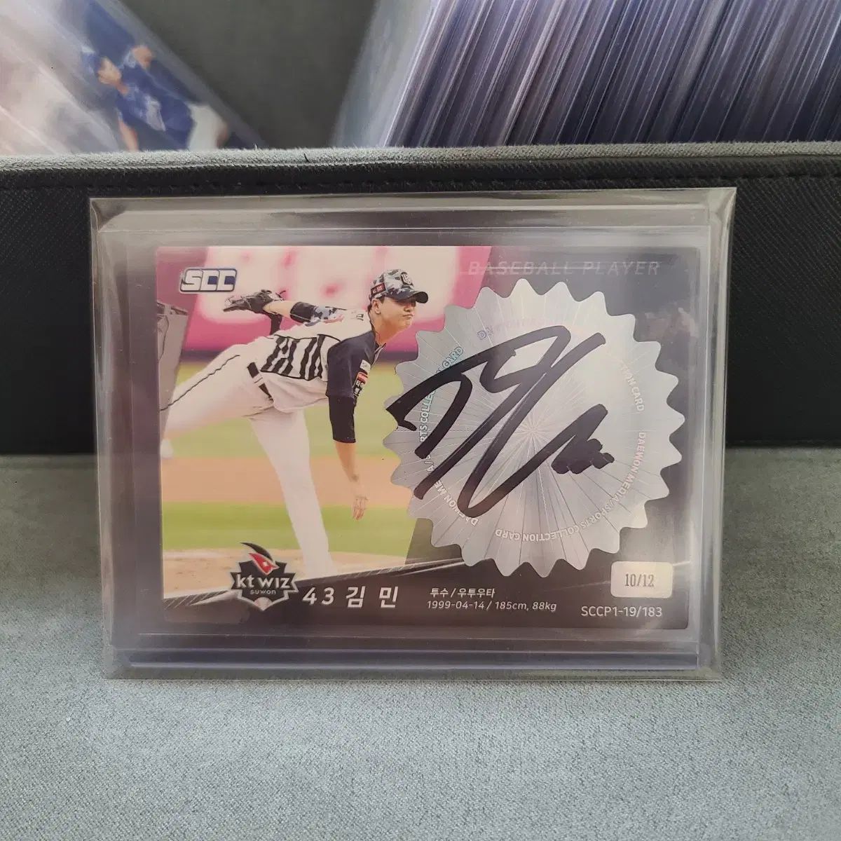 2019 SCC プレミアム 1 KT ウィズ (WIZ) キム・ミン サインカード