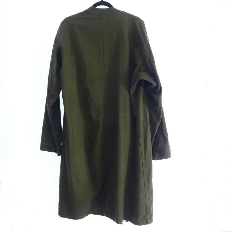 gown
