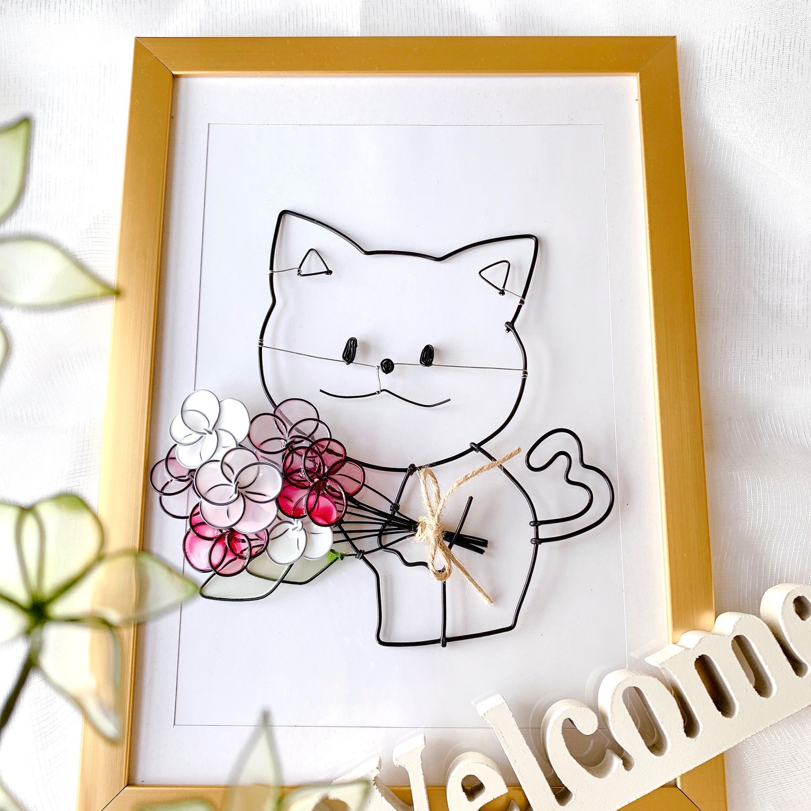 花束を持つ猫さん ワイヤークラフト ワイヤーアート - メルカリ